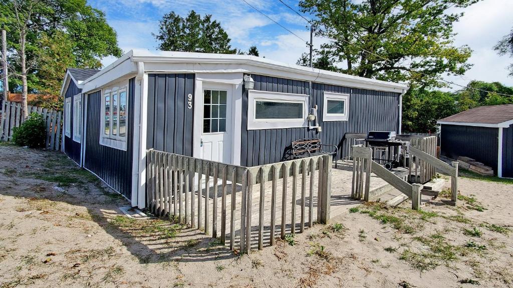 Wasaga Beach Apartment | Main Beach River Retreat - Wasaga Beach 1 - Main Strip - 93 Mosley St
