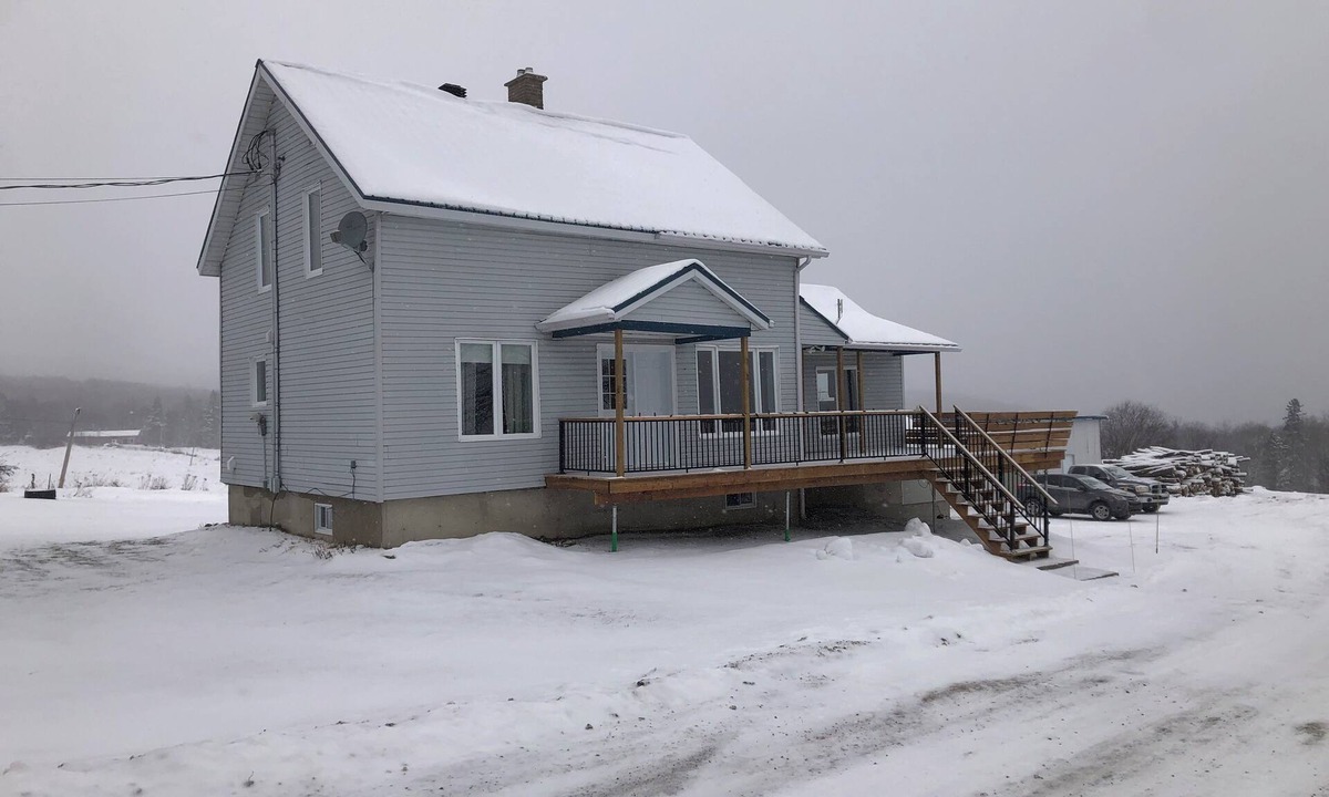 Saint-Pierre-de-Broughton House | Maison chez Dom The peace and quiet of the Chaudière Appalaches countryside