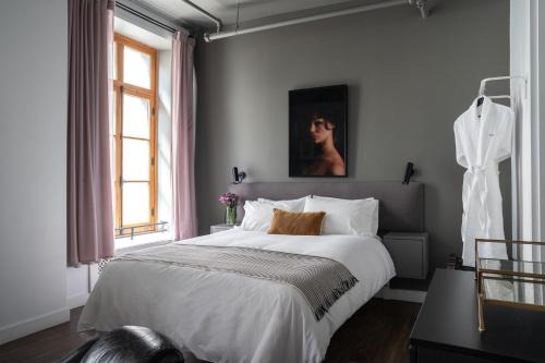 Old Montreal Apartment | Maison Saint-Vincent By Maisons & co