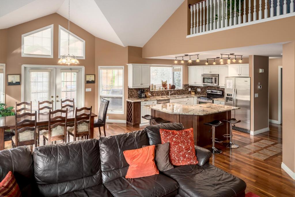 East Kootenay Apartment | Marble Canyon