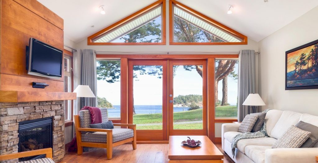 Mayne Island Cottage | Mayne Island Resort - Waterfront Cottage