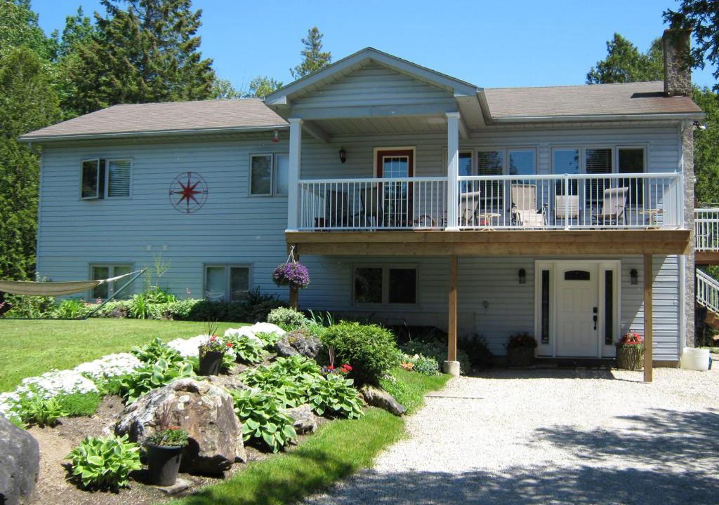 Lion's Head Bed & Breakfast | MellowOut B&B