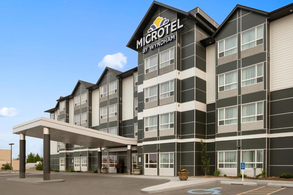 Timiskaming District Hotel | microtel inn and suites