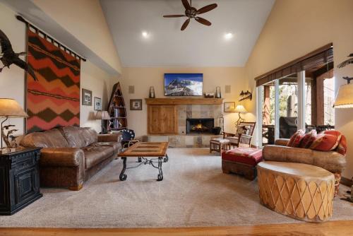 Midway House | Midway 4 Bedroom 4,5 Bathroom golf course Luxury Turnberry 23 home