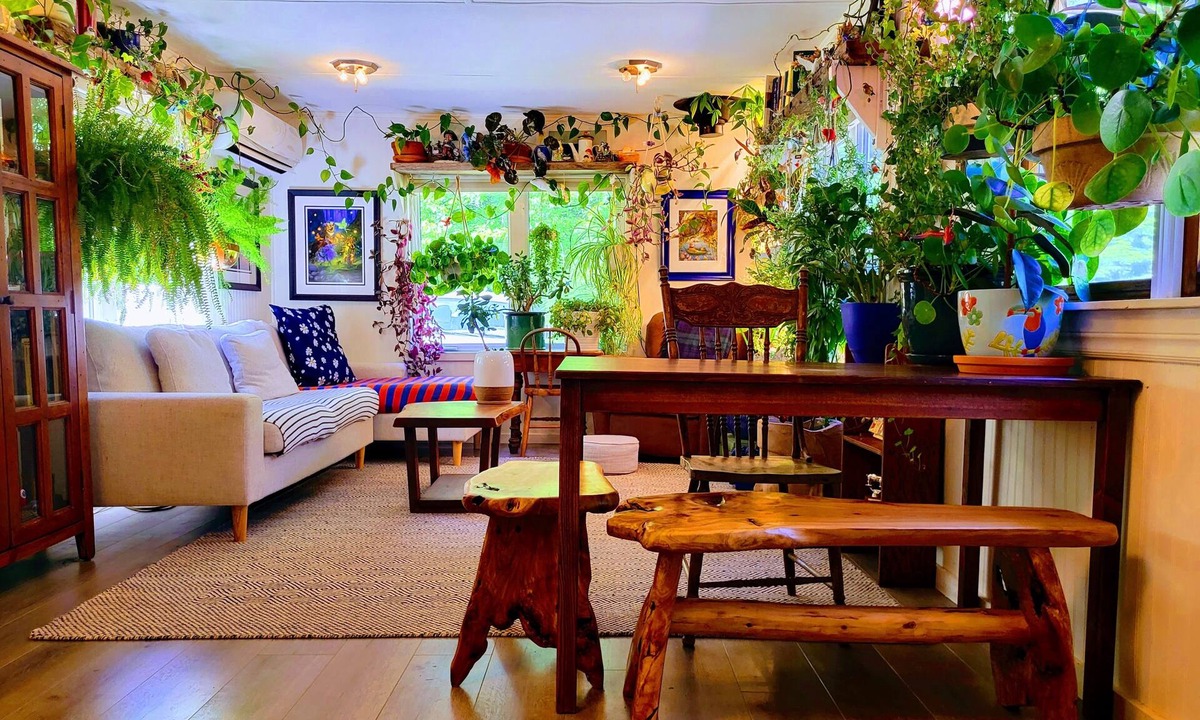 Belfast Cottage | Miracles on Polly - Enchanted River Retreat