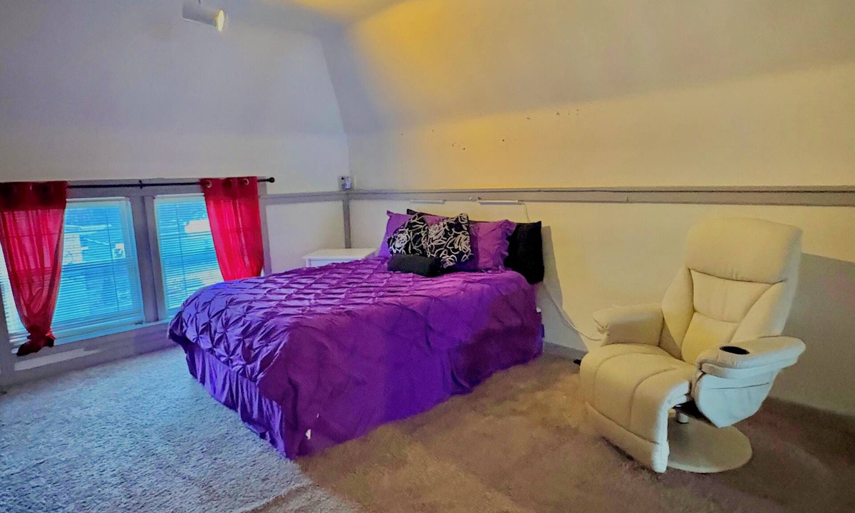 Roselawn Finance Apartment | Modern 2-Bed Apartment with Kitchen & Living Room