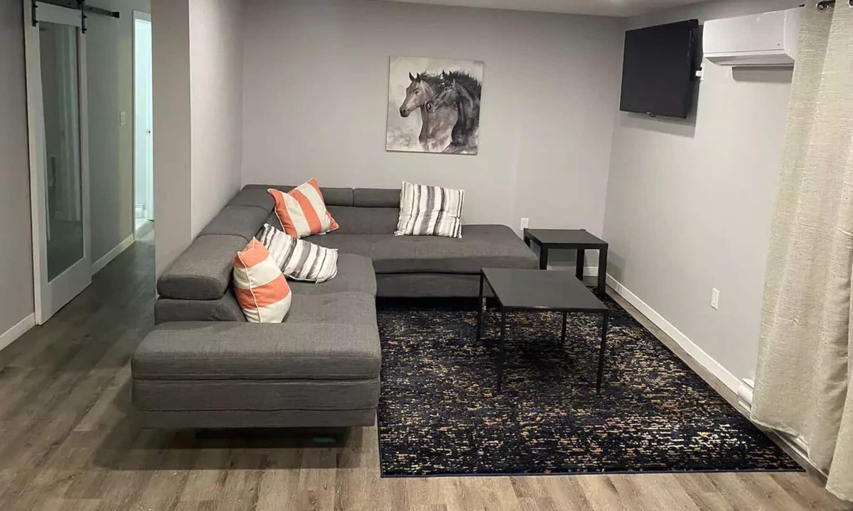 Lower Sackville House | Modern 3 BR Lower Level Unit - Family Friendly w/ Free Parking