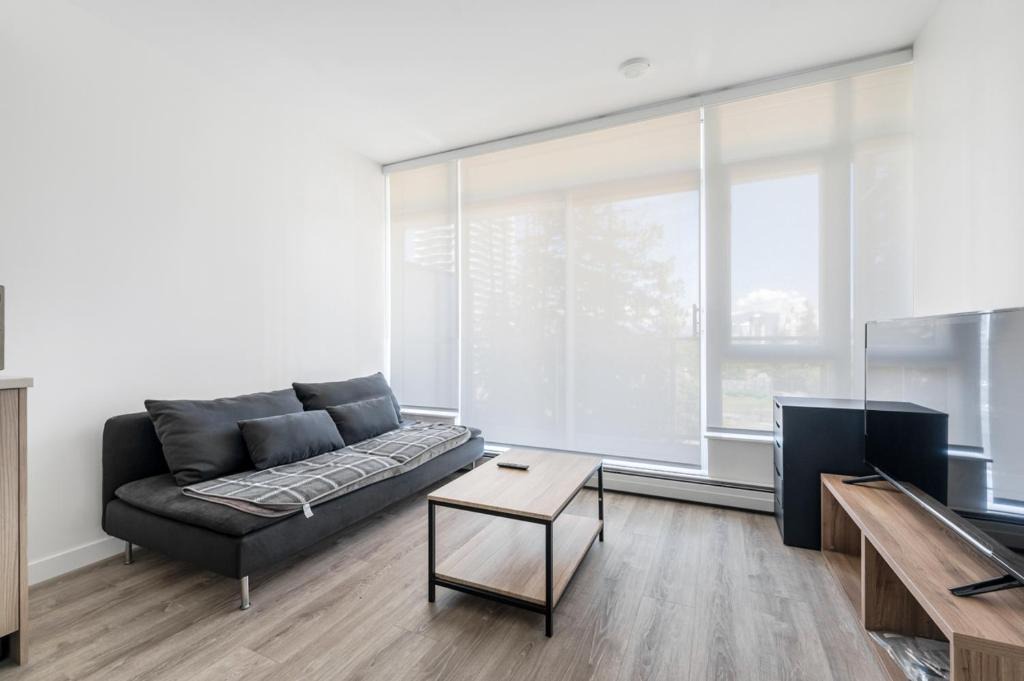 Surrey Apartment | Modern and Stylish Condo Retreat in Vibrant Surrey
