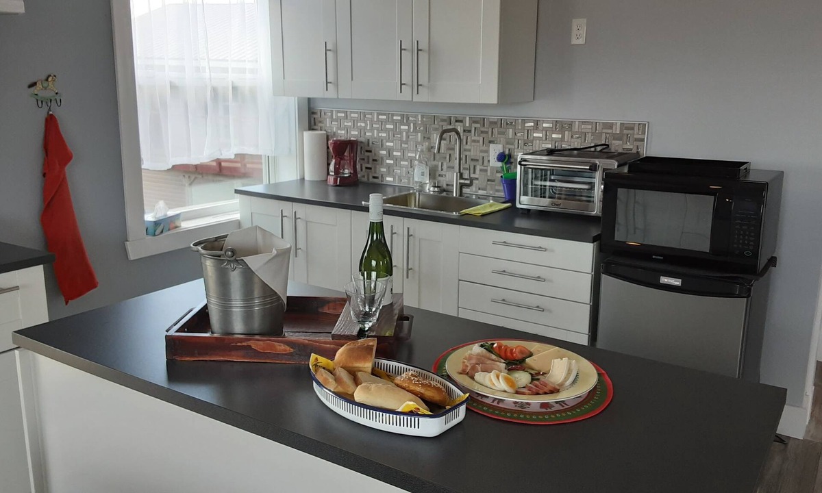 Pictou Apartment | Modern apartment close to the Caribou Provincial Beach, Pictou and PEI Ferry