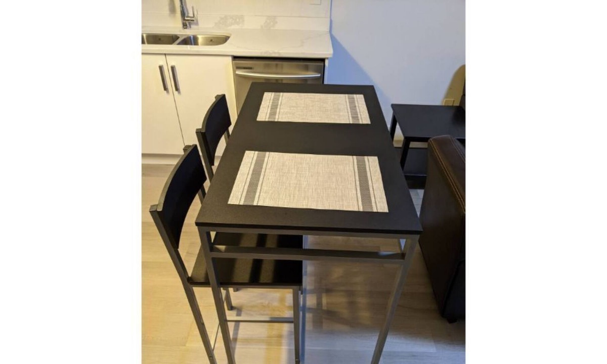 Guildford House | Modern & Comfy 1 bedroom suite w/ priv entrance