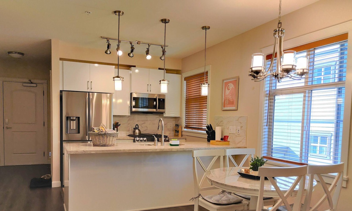 Willoughby Condo | Modern & Comfy 2brdm Condo in Langley | Close to Highway 1