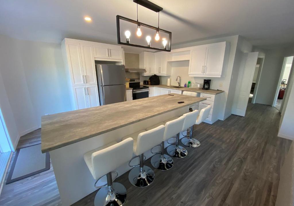 Saint-Sauveur-des-Monts Apartment | Modern Condo in the Heart of the Village