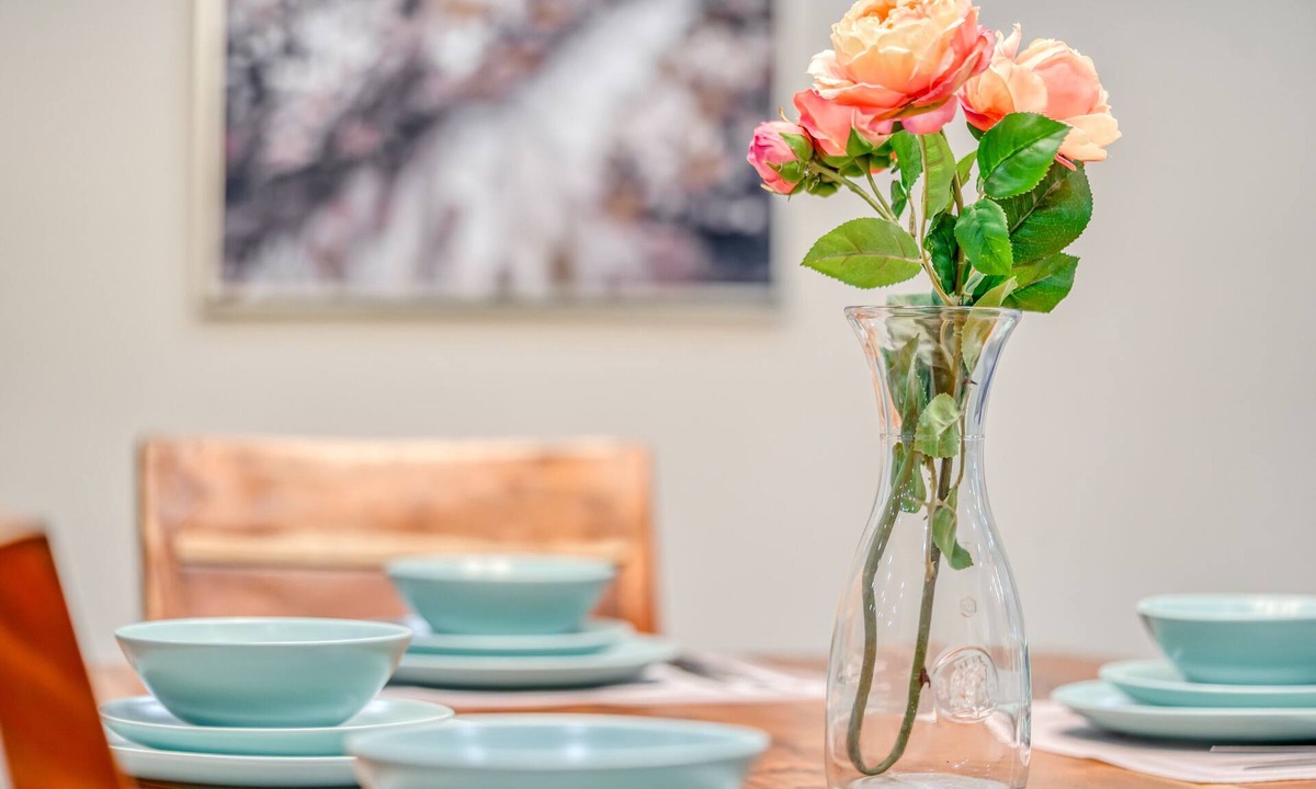 Niagara Falls House | Modern Family Journey Niagara Gateway- All Ensuite BR 7 beds