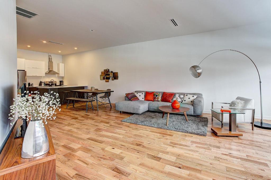 Cote-Des-Neiges—Notre-Dame-De-Grace Apartment | Modern Suites in NDG
