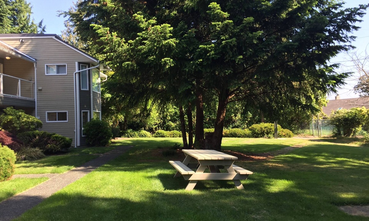 Regional District of Nanaimo Condo | Monthly Rental Mid Sep- Mid June 2100.00 nLONG TERM RENTAL AVAILABLE Sept-Jun
