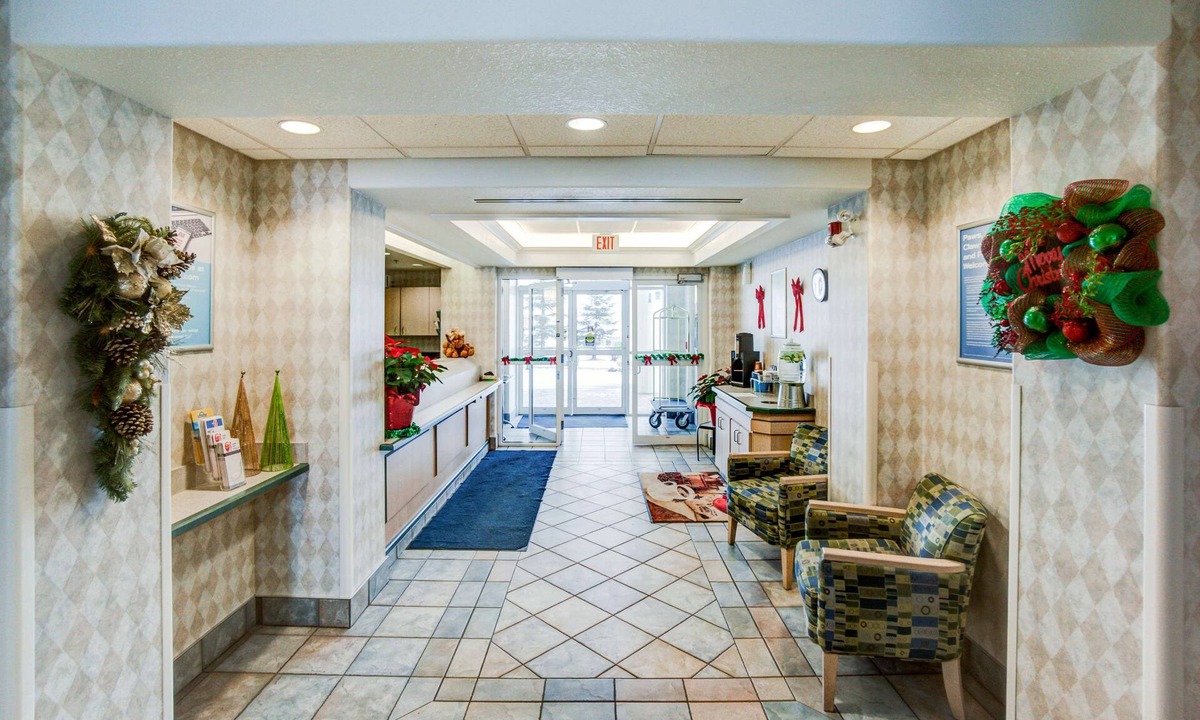Red Deer Hotel | Motel 6 Red Deer, AB