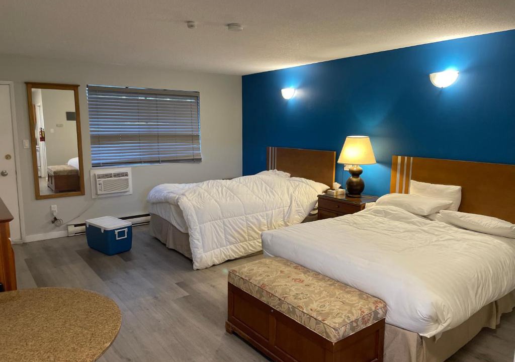 Regional District of Nanaimo Apartment | Motel at island