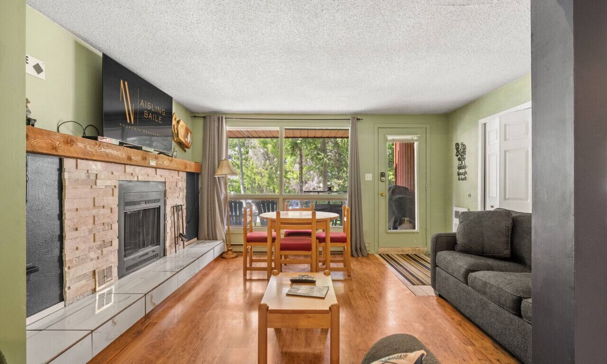 East Kootenay Apartment | Mountain Paradise | Ski-in/Out | Lower Village