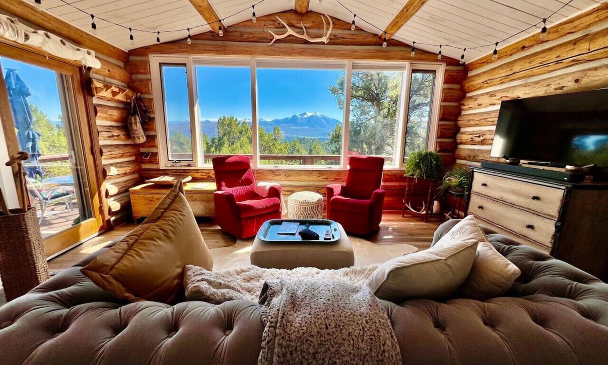 Missouri Heights Cabin | Mountain View Cabin w/Private Hot Tub