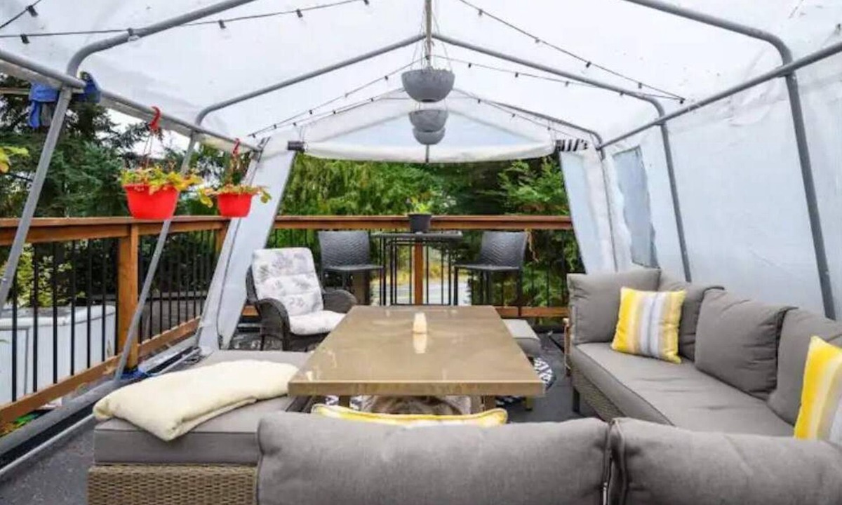 Victoria Apartment | Nature’s nook near city