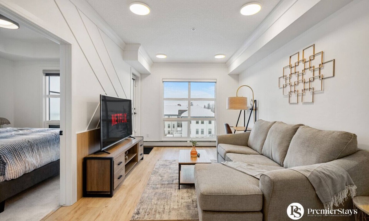 Currie Barracks Apartment | Near MRU & Downtown » Free Parking » Sleeps 4