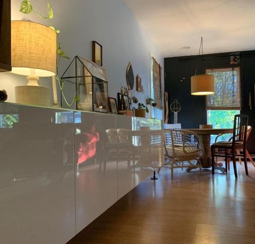 Okotoks House | Nesting Suite Okotoks
