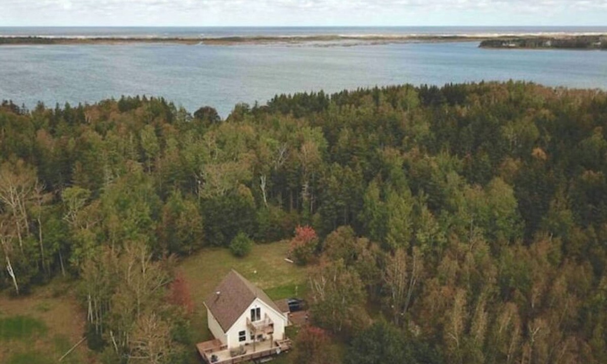 Brackley Beach Cottage | Nestled Woods by Brackley Beach
