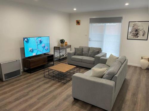 Cooma Apartment | New 3 bedroom house in Cooma - up to 8 guests