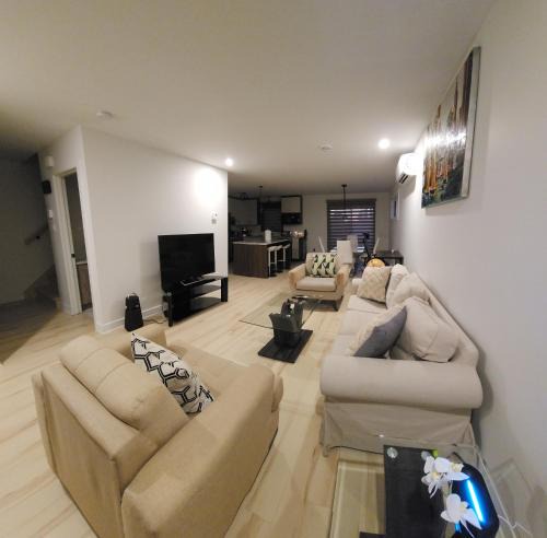 Salaberry De Valleyfield Villa | NEW Breathtaking Spacious and Luxury House