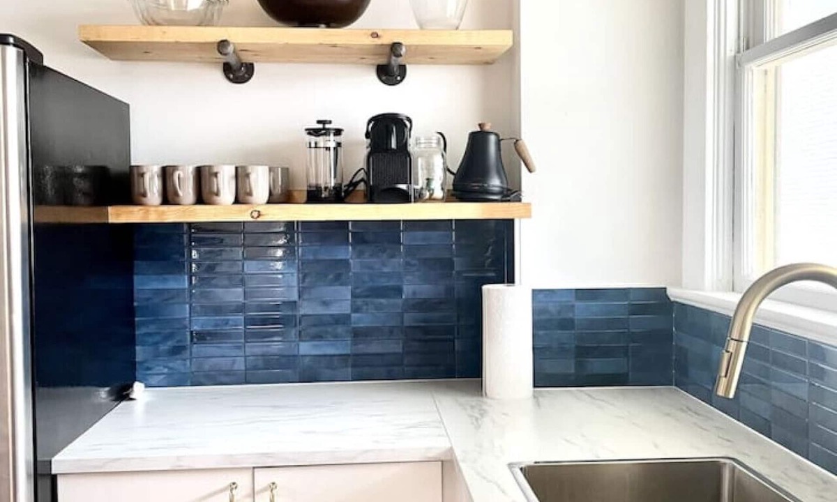 Marpole Apartment | *New* cute & charming sleeps 6 in South Van