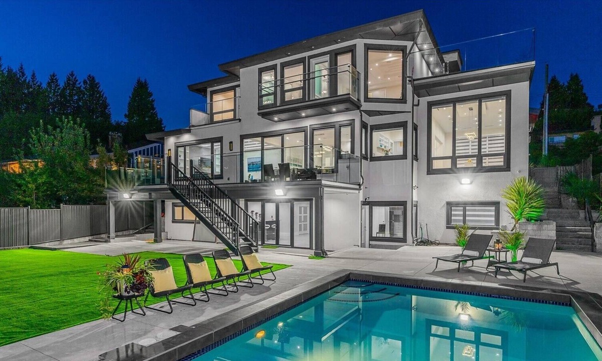Hollyburn House | New Luxury Large Modern Home with Pool & Views