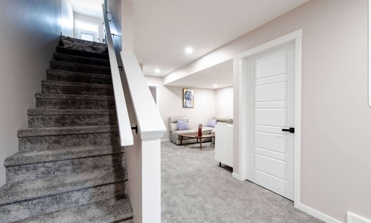 Southwest Calgary House | Newly built Cozy 2 bedroom secondary suite in Calgary