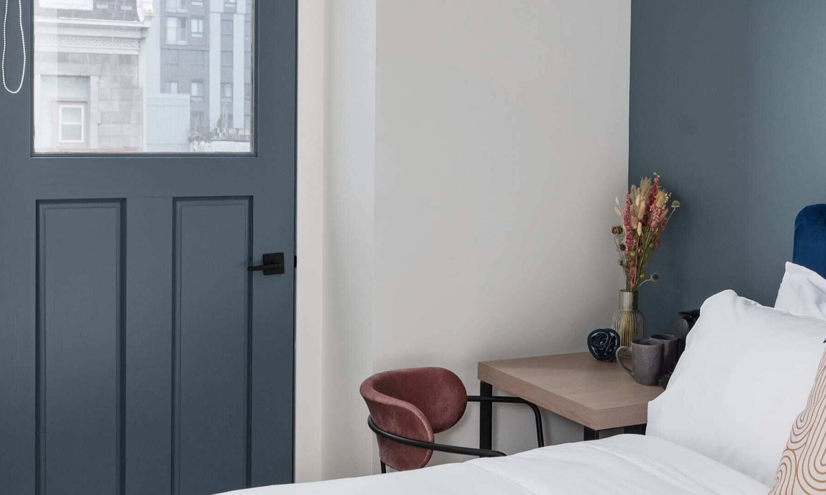 Gay Village Apartment | Newly fully-equipped studio in The Village!