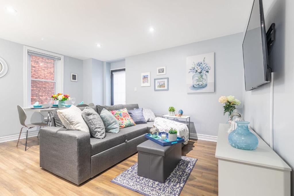 Centretown West Apartment | Newly Renovated 1BR Apartment Unit!