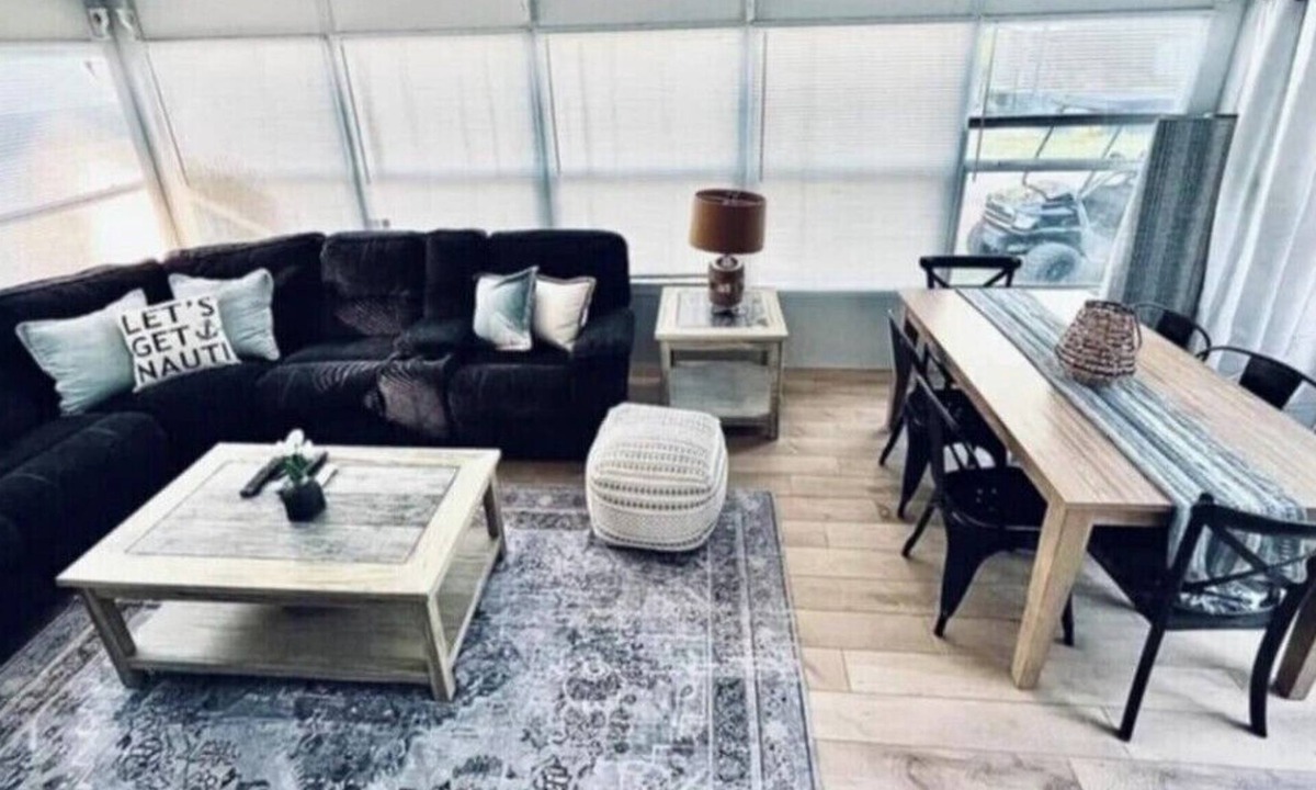 Sherkston Cottage | Newly renovated 2-bedroom trailer with large add-a-room in Sherkston Shores park