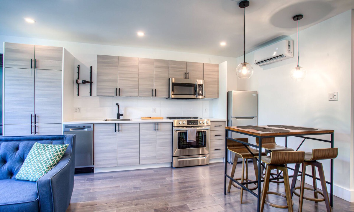 Pointe-Saint-Charles Apartment | Newly renovated bright open condo