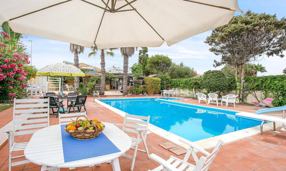 Marina di Modica House | Nice home in Modica with private swimming pool, can be inside or outside