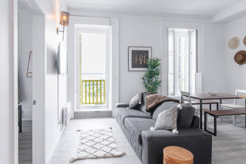 Lower Town Apartment | North House - Manoir des Remparts- Renovated 3 Bedroom Oasis