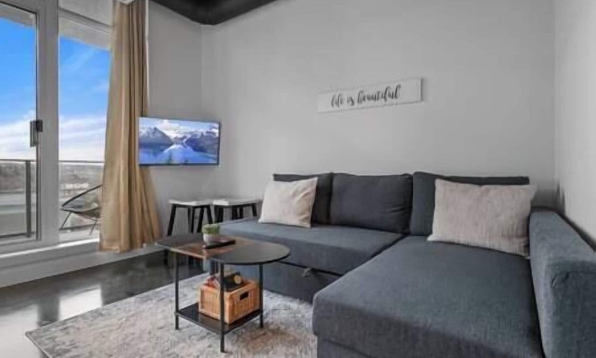 Connaught Apartment | "Nova" Bright Studio |Sofa Bed |Mins to Saddledome