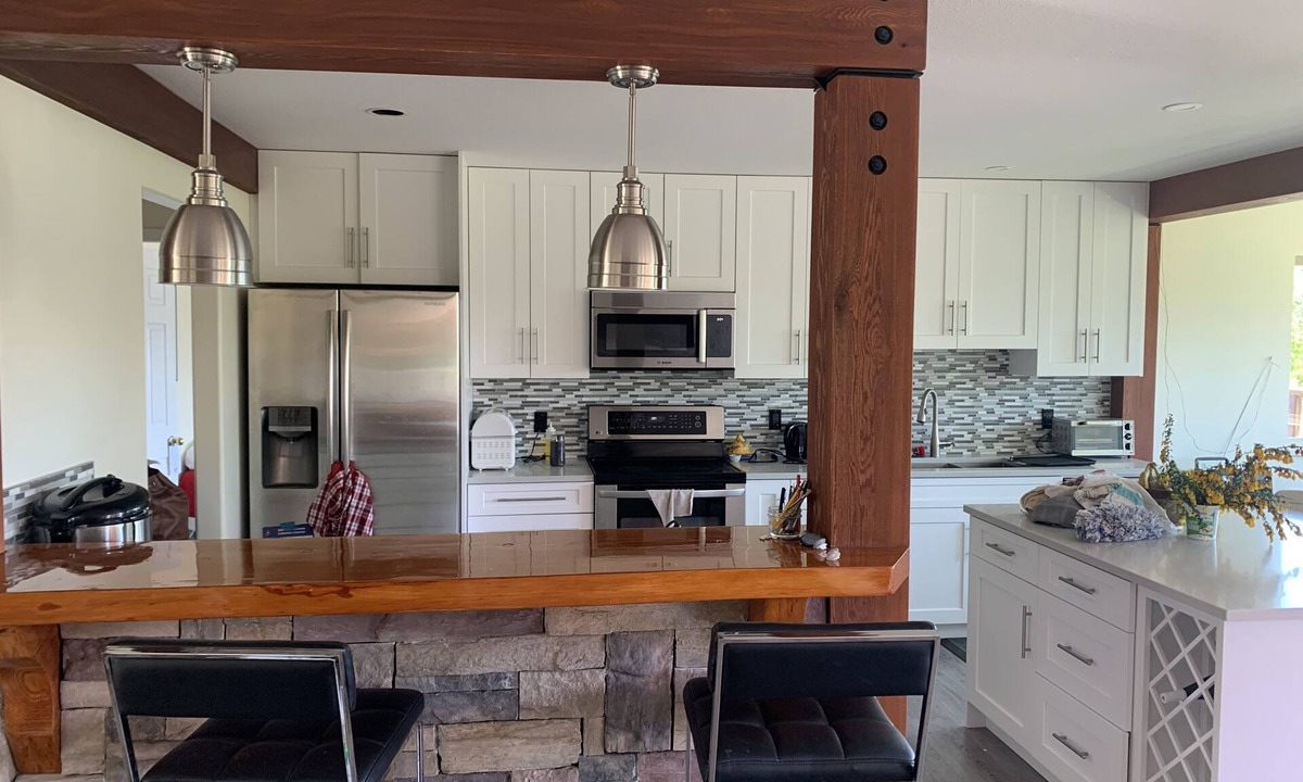 Langdale House | Oasis with Hot Tub Overlooking the Salish Sea