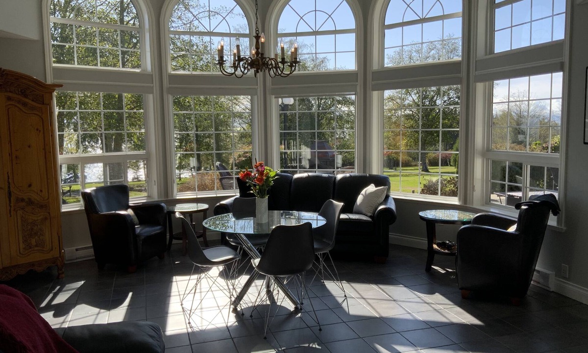 Otter Point House | Ocean Oasis Stunning Views/Private Suite/Cozy Fireplace & so much more!