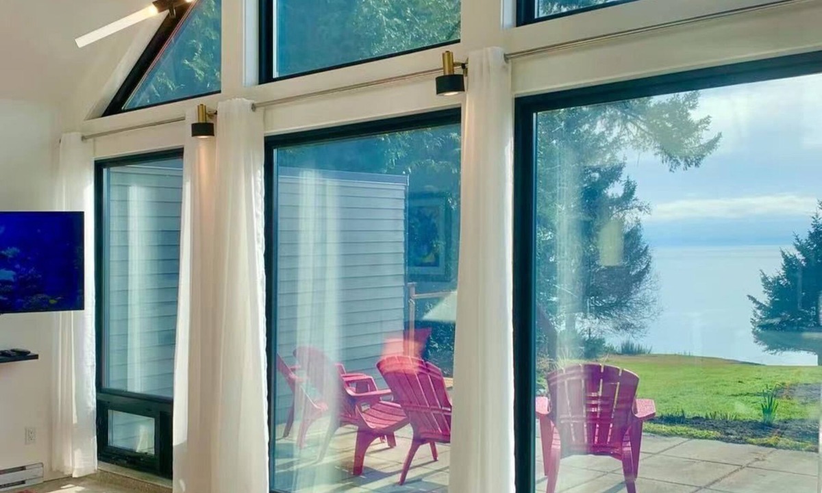 Otter Point Cottage | Oceanfront Cottage: Where Natural Beauty Meets Modern Comfort