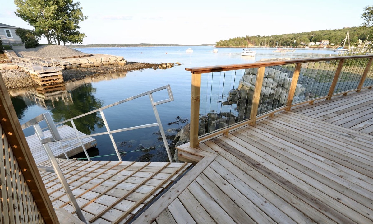 Halifax House | Oceanfront Oasis in Halifax with Boathouse, Wharf & Rec Park 5min to City Centre
