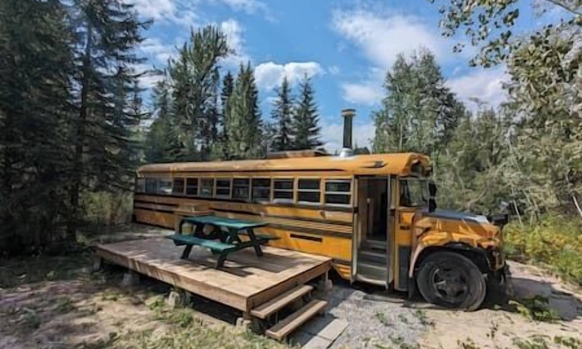 Blaeberry House | Off-Grid Skoolie Retreat