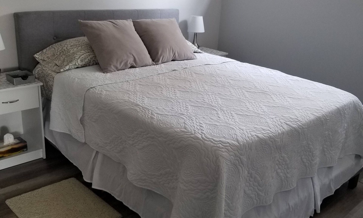 Moncton Apartment | One bed apt w/private bathroom (1) free charge (1) car parking.