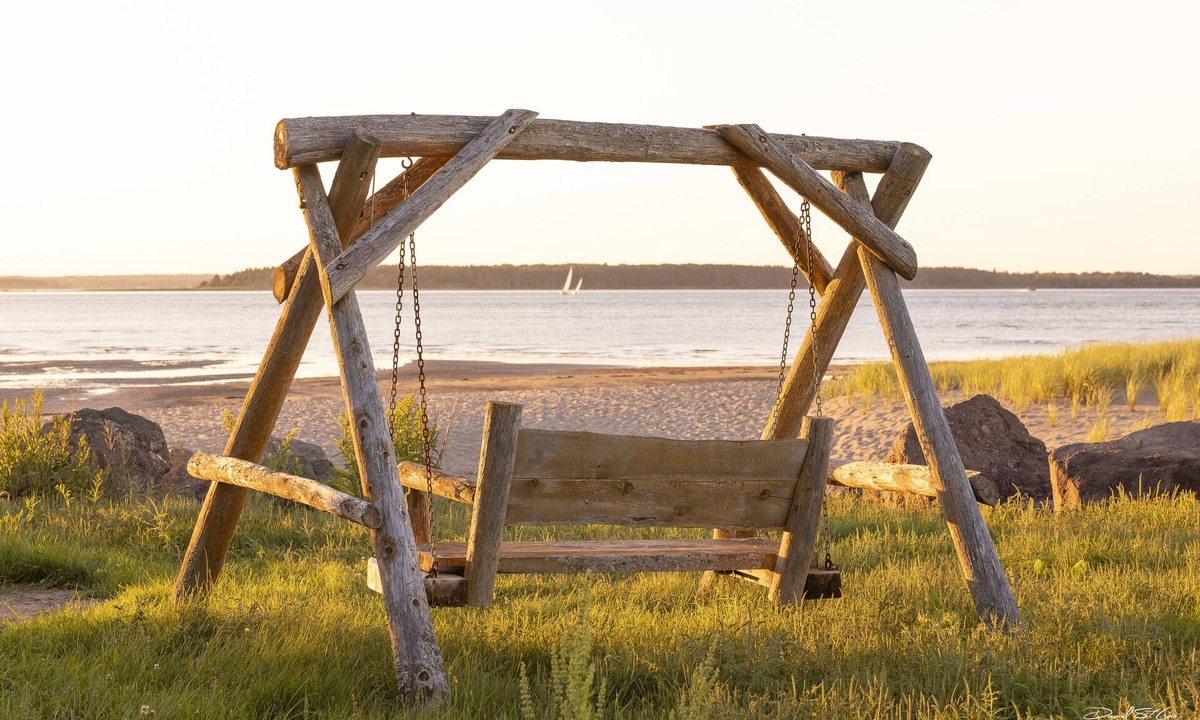 Pointe-du-Chene Cottage | One of a kind Beach House on Parlee Beach!nnSunday to Sunday only during summer.