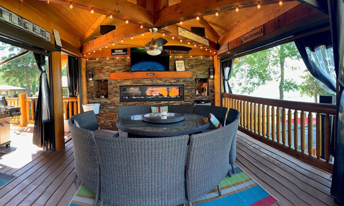 Division No. 11 House | One of A Kind! Pigeon Lake Lakefront Dream