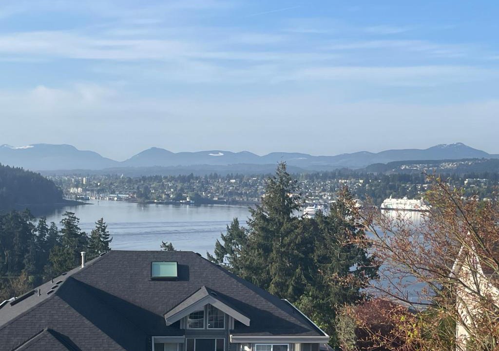 Stephenson Point House | Panoramic Ocean View