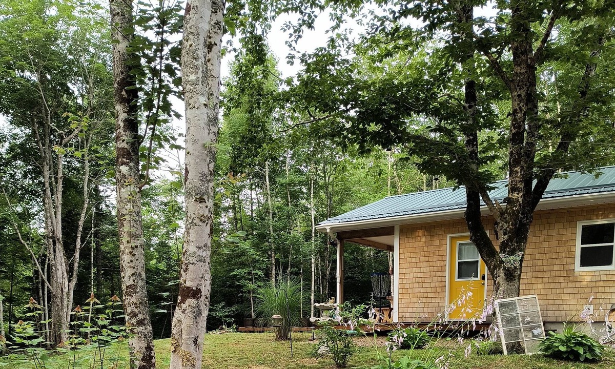 Kings County House | Peaceful 2 bedroom home with lake access in the beautiful Annapolis Valley