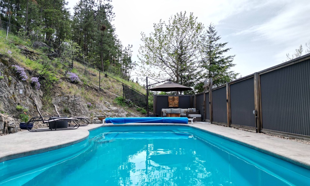 West Kelowna Estates House | PEAK POINT - Beautiful One Day & Perfect the Next!